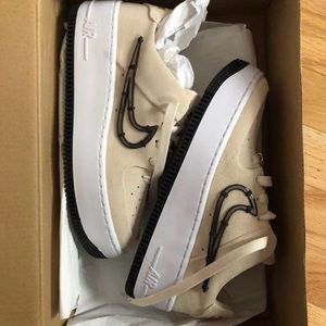 Nike Women’s Air Force 1 Sage Low in Black/Cream